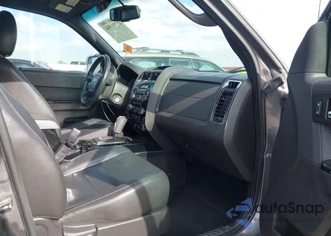 2011 Ford Escape Xlt z USA, uszkodzony, nr VIN 1FMCU9D76BKB65468